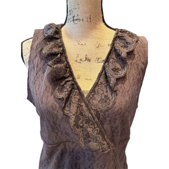 Covington Women's XL Brown Lace Sleeveless V-Neck Blouse Ruffle Accent - Picture 2 of 9